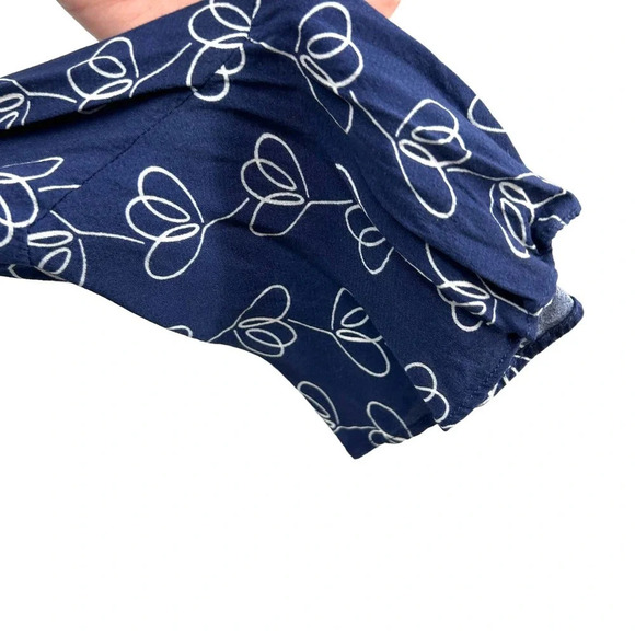 Boden Victoria Blouse Bell‎ Sleeve V Neck Top Navy Blue Print Size US 8 - Picture 6 of 9